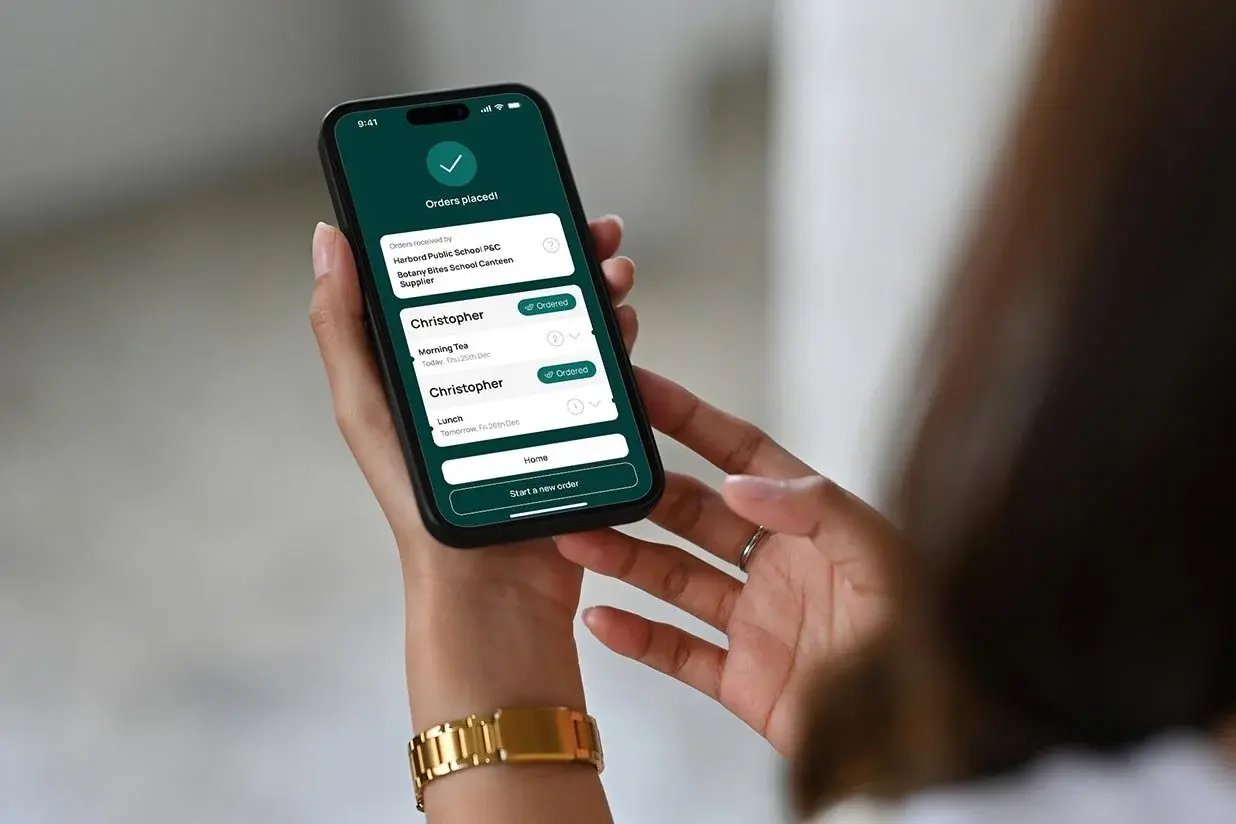 Flexischools+app+on+phone